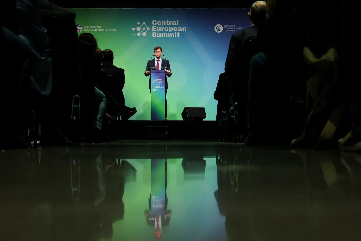 Budapest, 2025. április 15.
Bóka János európai uniós ügyekért felelős miniszter beszédet mond az Alapjogokért Központ és az Oeconomus Gazdaságkutató Alapítvány Central European Summit című nemzetközi konferenciáján a Várkert Bazárban 2025. április 15-én.
MTI/Hegedüs Róbert