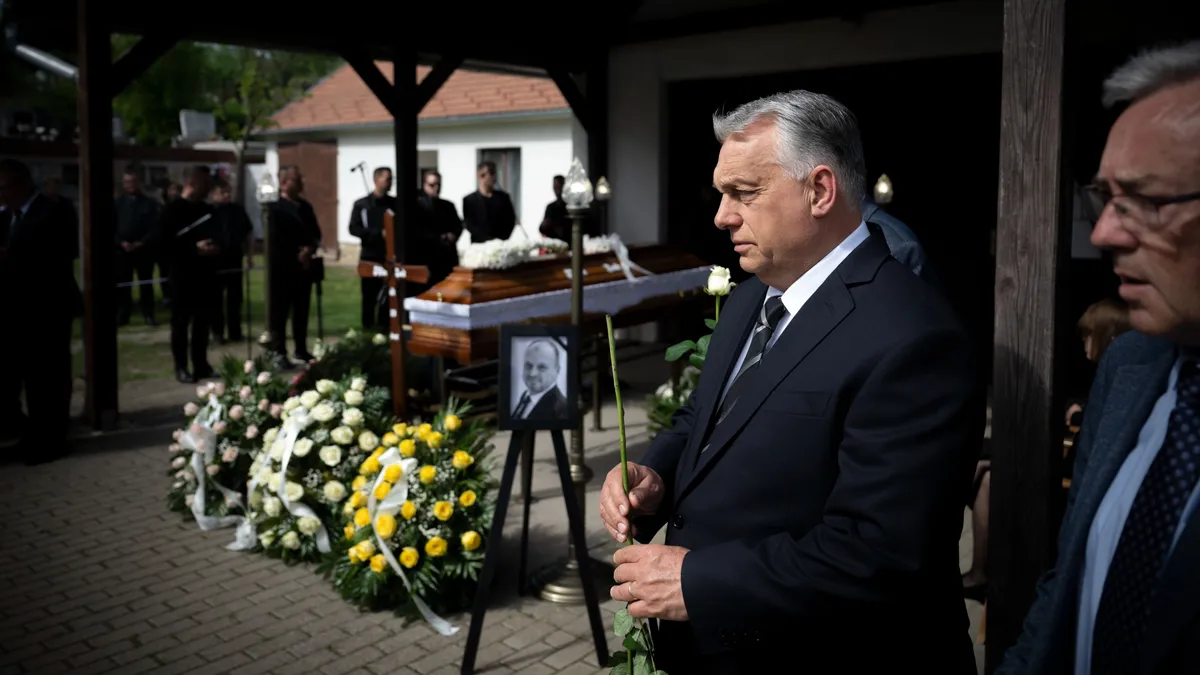 Orbán Viktor: Régi harcostársunktól búcsúzunk
