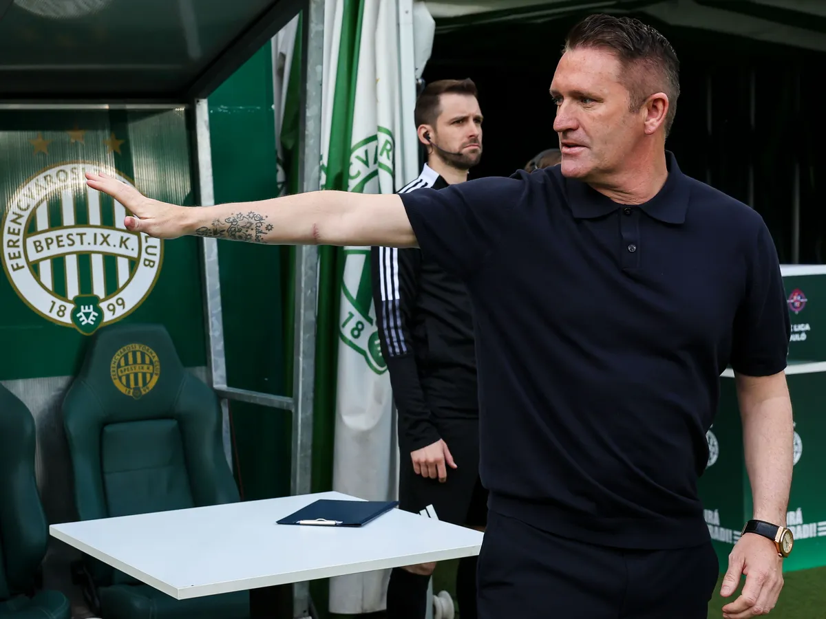 Budapest, 2025. április 20.
Robbie Keane, a Ferencváros vezetőedzője a labdarúgó OTP Bank Liga 28. fordulójában játszott Ferencvárosi TC - Nyíregyháza Spartacus FC mérkőzésen a Groupama Arénában 2025. áplilis 20-án.
MTI/Hegedüs Róbert