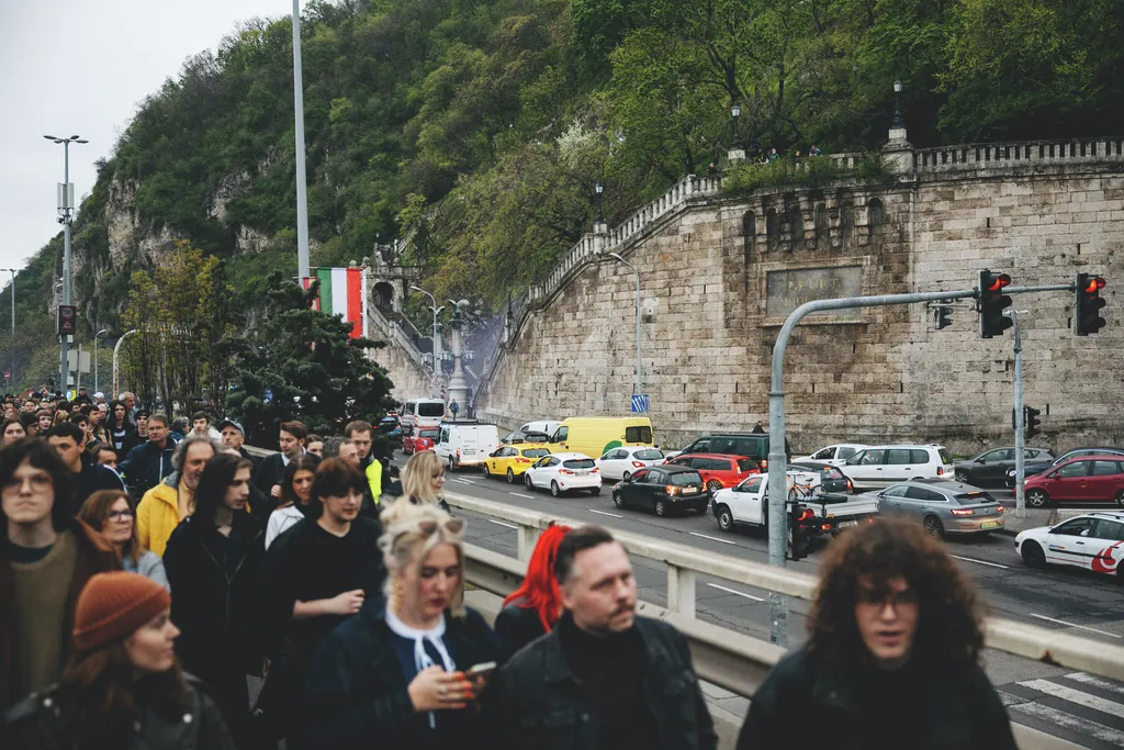 Pride-tüntetés, Hadházy Ákos, forgalmi dugó, Pride-tüntetésHadházyÁkos, forgalmi dugó, 2025.04.15.