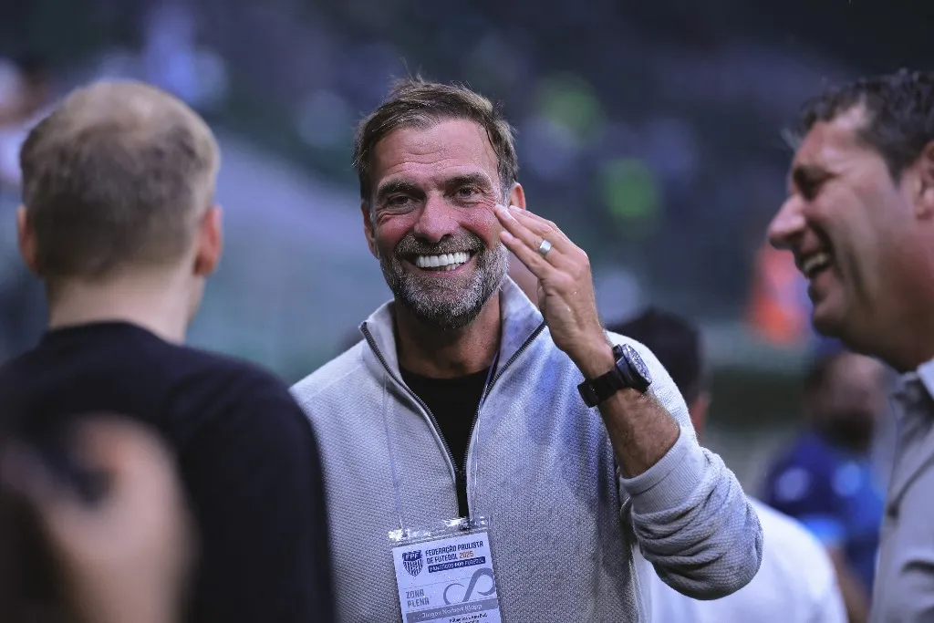 SP - SAO PAULO - 01/28/2025 - PAULISTA 2025, PALMEIRAS x BRAGANTINO - Jurgen Klopp German coach and Global President of Football of the Red Bull group before the match between Palmeiras and Bragantino at the Arena Allianz Parque stadium for the 2025 Paulista championship. Photo: Ettore Chiereguini/AGIF (Photo by Ettore Chiereguini / AGIF / AGIF via AFP)
