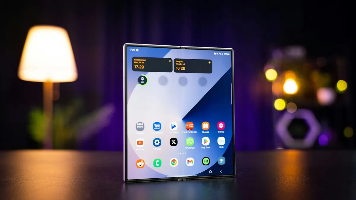 iphone fold, samsung galaxy fold