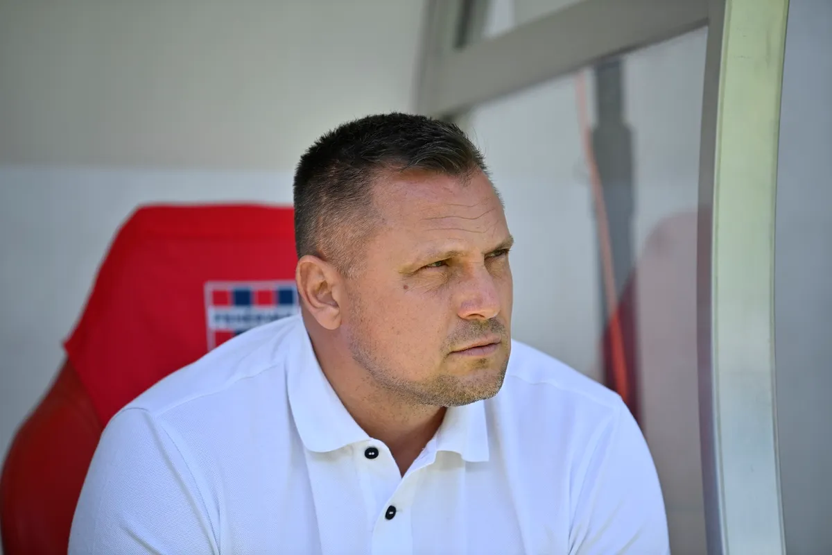 Székesfehérvár, 2025. április 20.
Tímár Krisztián, a Fehérvár FC új vezetőedzője a labdarúgó OTP Bank Liga 28. fordulójában játszott Fehérvár FC - MTK Budapest mérkőzésen a székesfehérvári Sóstói Stadionban 2025. április 20-án.
MTI/Bodnár Boglárka