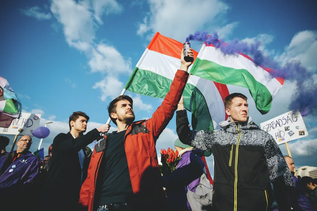 Pride-tüntetés, Pridetüntetés, Pride-párti tüntetés, Pridepártitüntetés, Budapest, 2025.04.08.