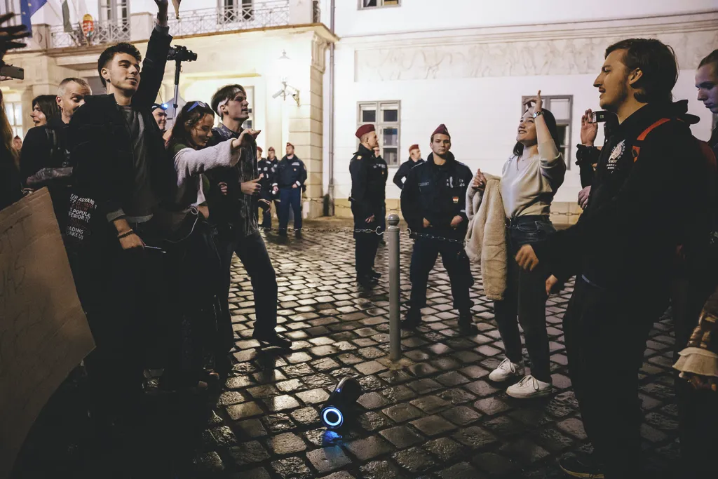 Pride-tüntetés, Hadházy Ákos, forgalmi dugó, Pride-tüntetésHadházyÁkos, forgalmi dugó, 2025.04.15.