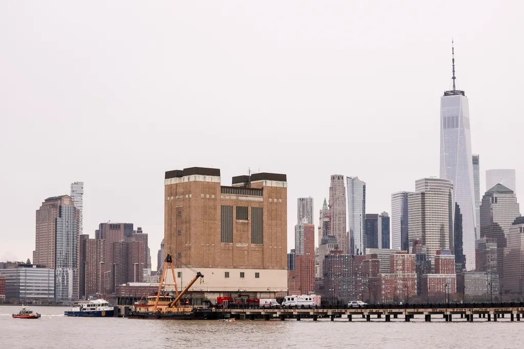 Lezuhant egy helikopter Jersey Cityben, lezuhantegyhelikopterJerseyCityben, baleset, helikopter, 2025.04.11.