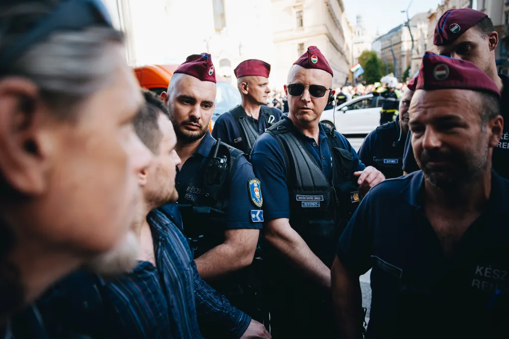 Hadházy Ákos, HadházyÁkos, tüntetés, hídfoglalás, Szabadság híd, 2025.04.22.