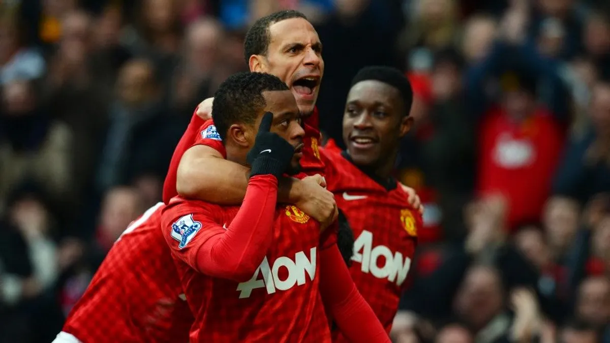A Manchester United korábbi sztárját az UFC legendája segĂti a bunyĂłja elĹ‘tt