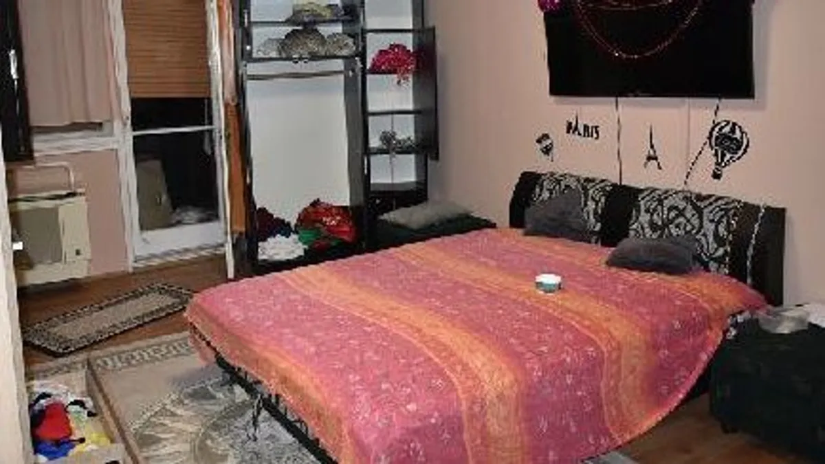 Prostituáltaknak bérelt ki lakást egy banda Hatvanban
