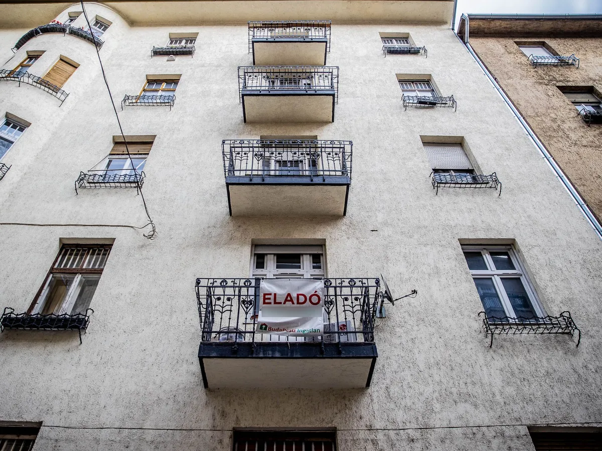ingatlan, eladó, lakás, illusztráció