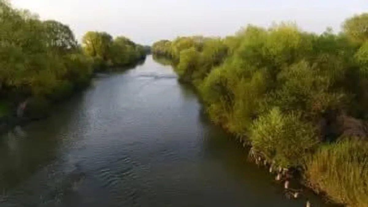 Gyerekek találtak meg egy holttestet a Rőce folyóban