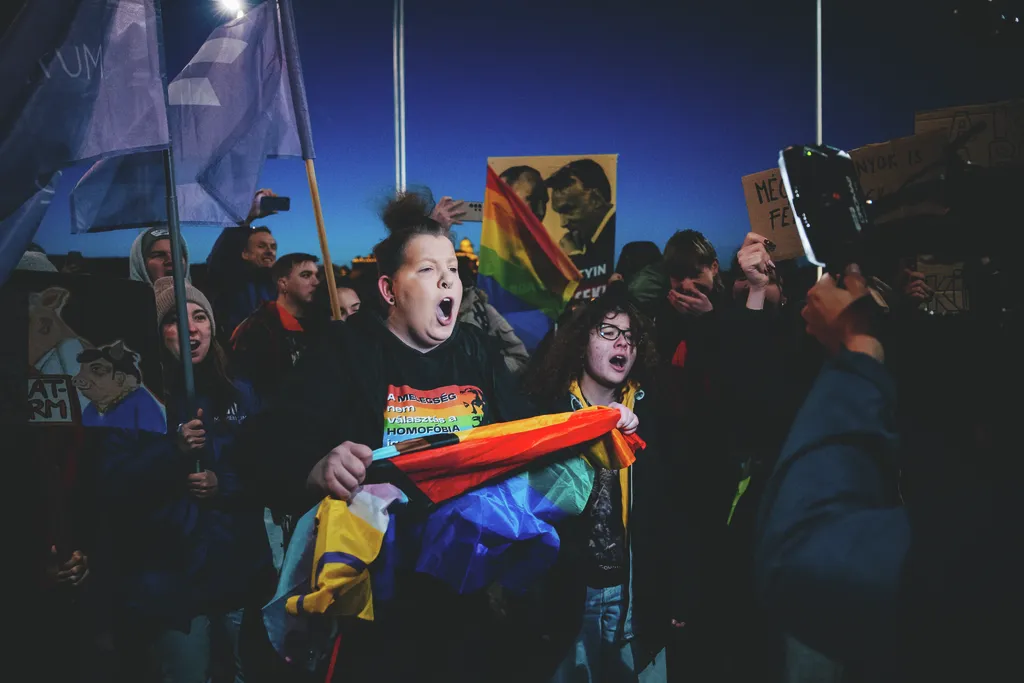 Pride-tüntetés, Pridetüntetés, Pride-párti tüntetés, Pridepártitüntetés, Budapest, 2025.04.08.