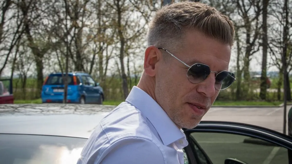 Menczer Tamás: Brüsszel Péterék Weber utasítására támogatják Ukrajna uniós tagságát