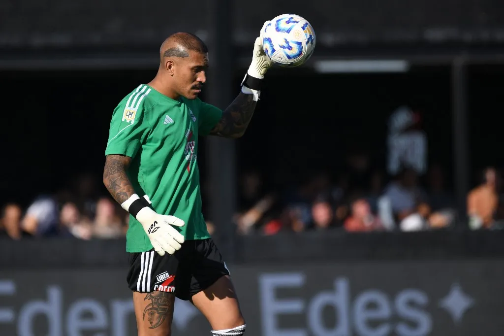 őrült, Ignacio Arce of Deportivo Riestra plays during the match between Riestra and River Plate at Estadio Guillermo Laza in Buenos Aires, Argentina, on March 15. (Photo by Federico Peretti/NurPhoto) (Photo by Federico Peretti / NurPhoto / NurPhoto via AFP)