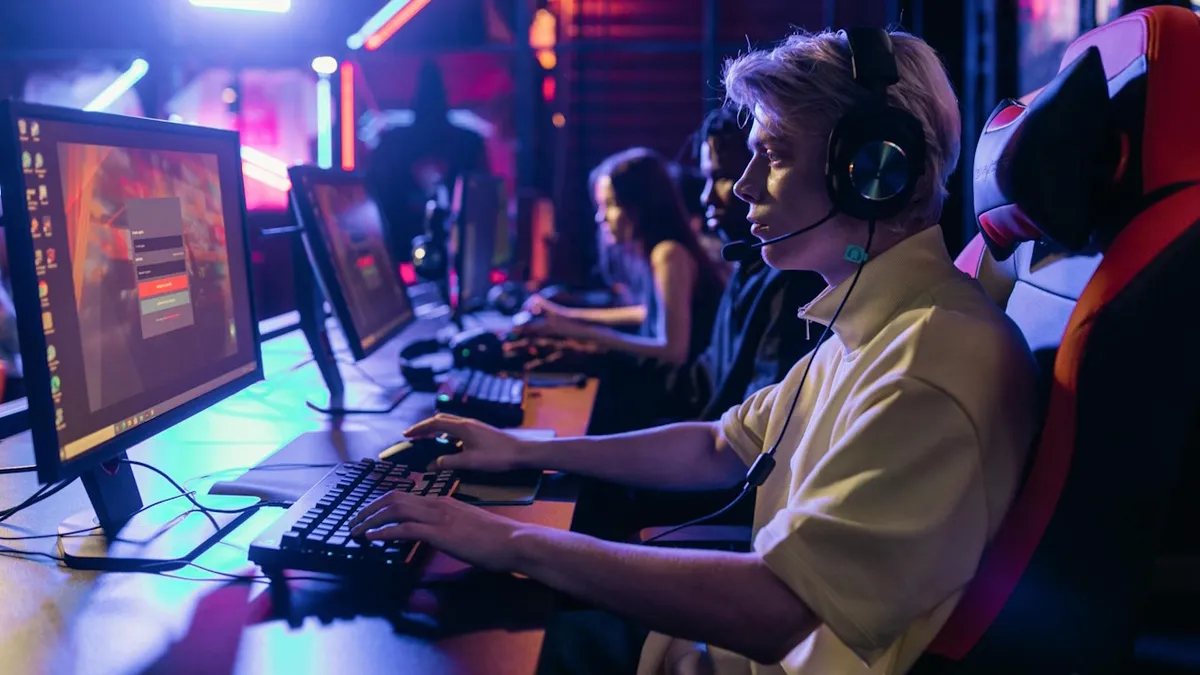 Perel a gamer, akit virtuálisan tojással dobáltak meg