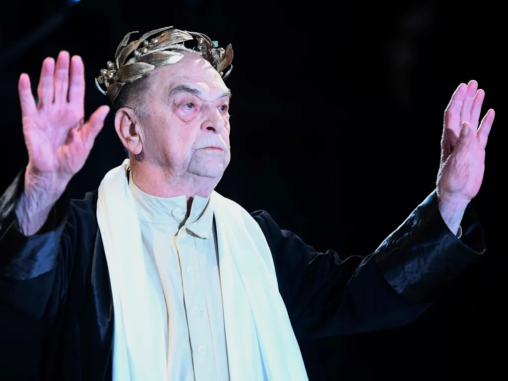 A Caligula helytartója című színdarab bemutatója a Gobbi Hilda Színpadon
