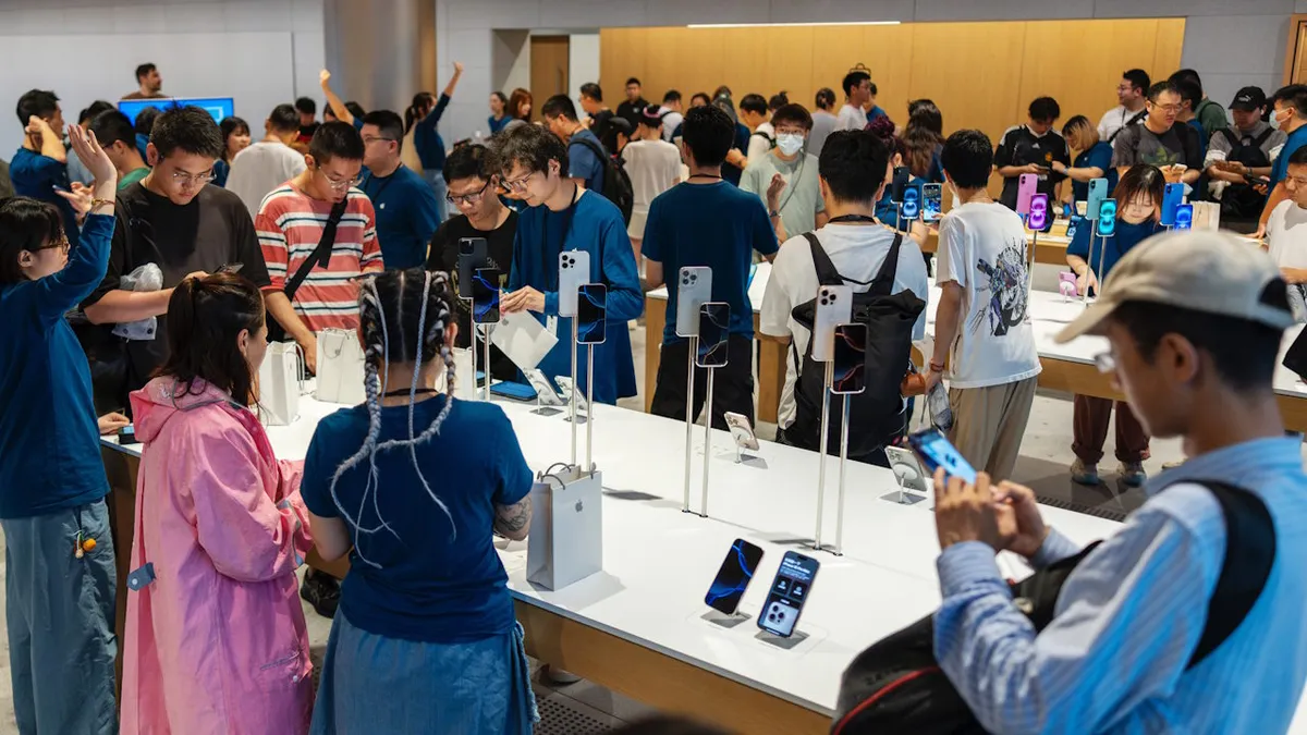 Üres polcokkal riogat az Apple bérgyártója