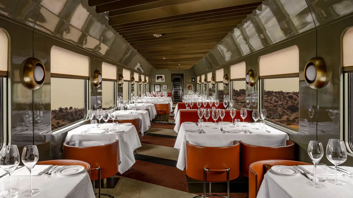 Útjára indult a lenyűgöző luxusvonat – képeken a La Dolce Vita Orient Express