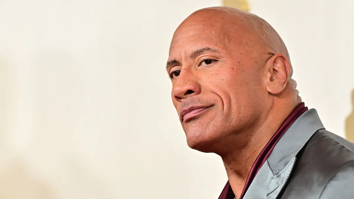 Kényszerleszállást hajtott végre Dwayne Johnson magángépe