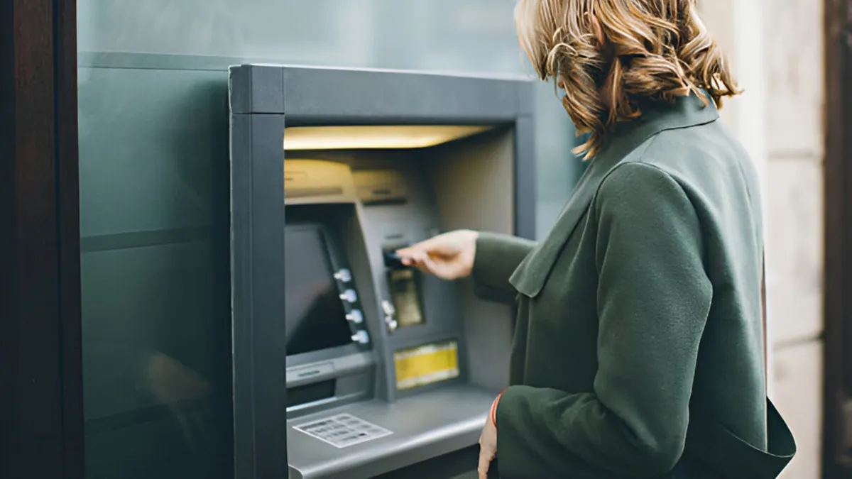 Minden magyar faluban lesz ATM