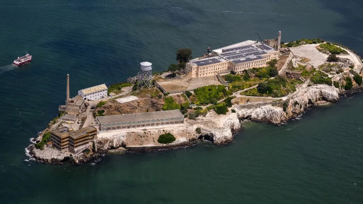 Donald Trump kibővítteti és újranyittatja a híres Alcatraz börtönt