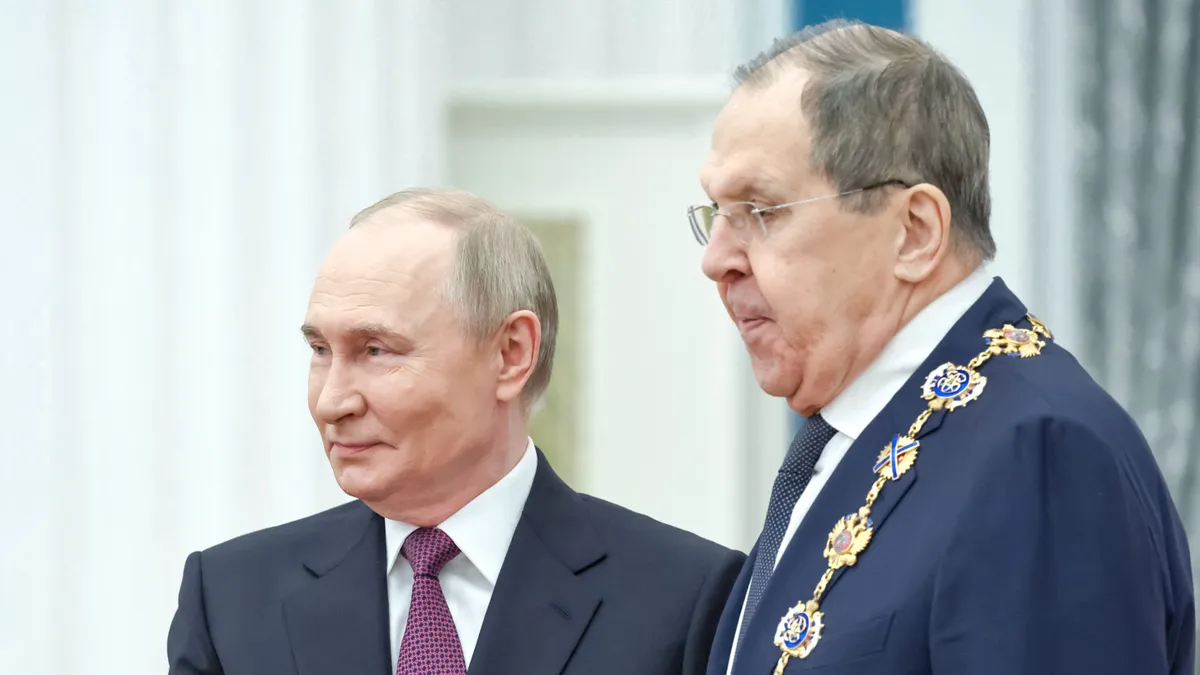 Vlagyimir Putyin orosz elnök és Szergej Lavrov külügyminiszter