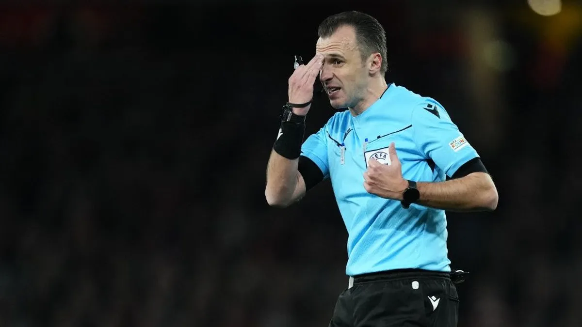 Súlyos eltiltással büntetett bíró vezeti a Konferencia-liga döntőjét