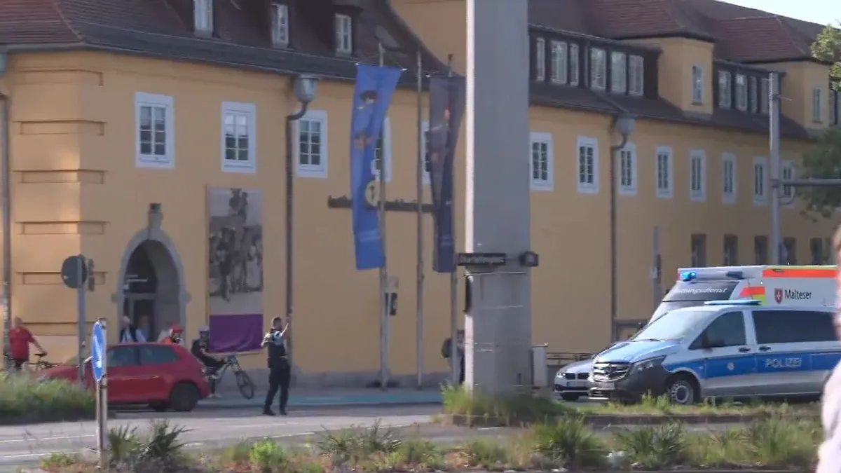 Emberek közé hajtott egy autó Németországban - videó