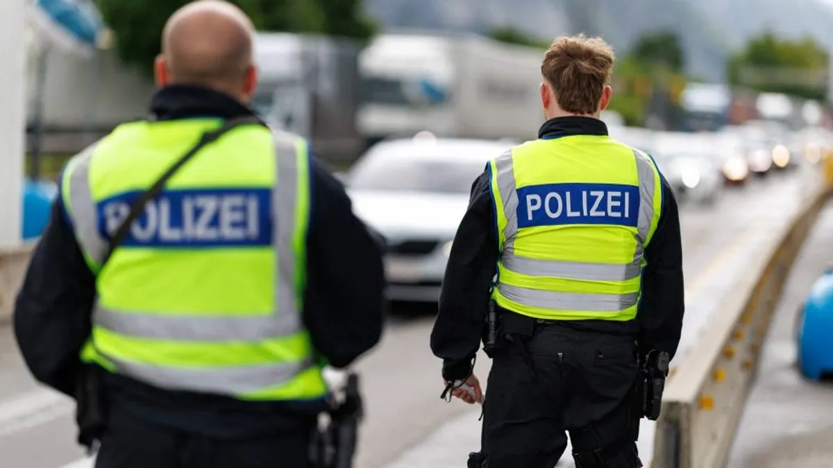 Pánik az osztrák iskolákban: 21 intézményt bombafenyegetés miatt kellett kiüríteni