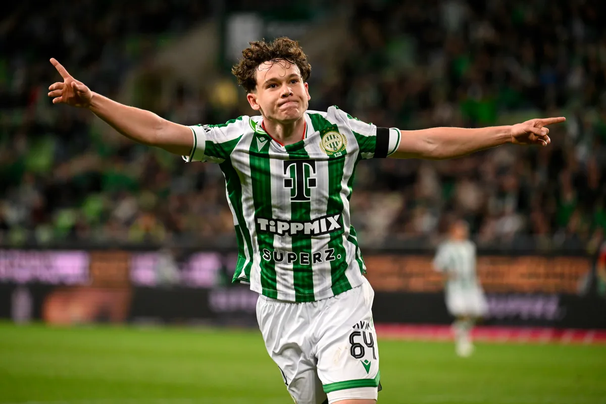 Budapest, 2025. május 18.
Tóth Alex, az FTC játékosának gólöröme a labdarúgó OTP Bank Liga 32. fordulójában játszott Ferencvárosi TC - Fehérvár FC mérkőzésen a Groupama Arénában 2025. május 18-án.
MTI/Purger Tamás
