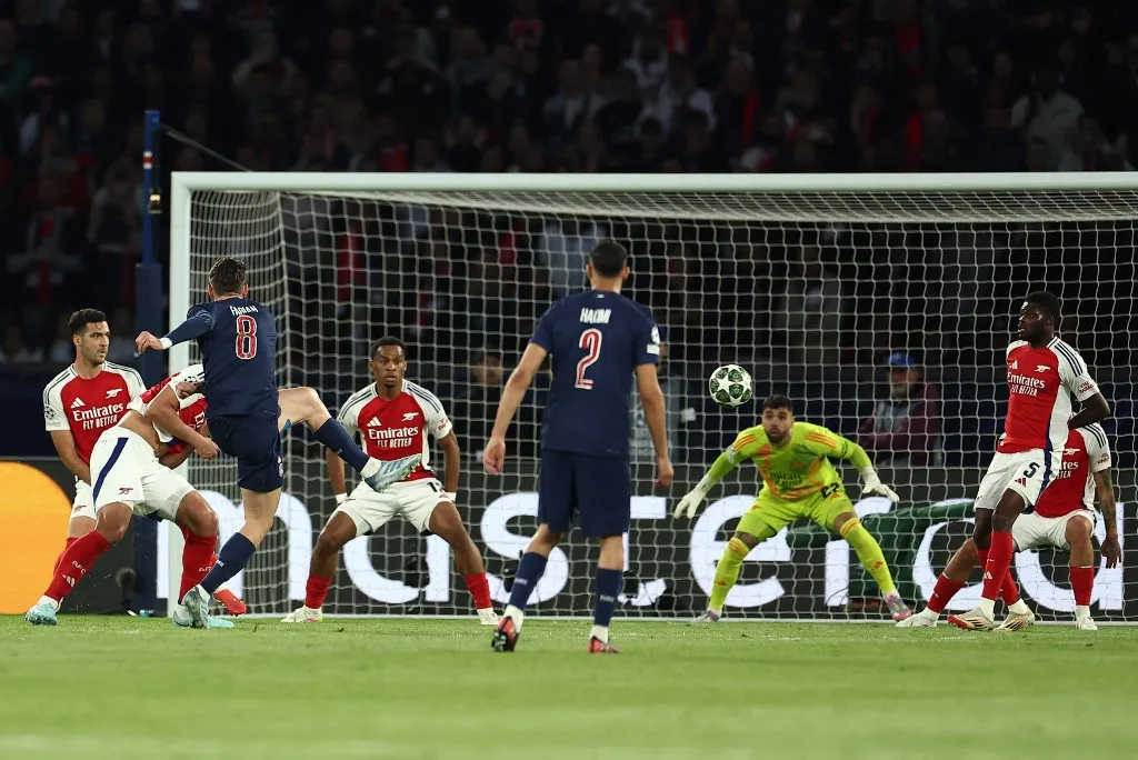 Paris Saint-Germain's Spanish midfielder #08 Fabian Ruiz (3rdL) scores a goal during the UEFA Champions League semi-final second leg football match between Paris Saint-Germain (PSG) and Arsenal at the Parc des Princes stadium in Paris, on May 7, 2025. (Photo by FRANCK FIFE / AFP)