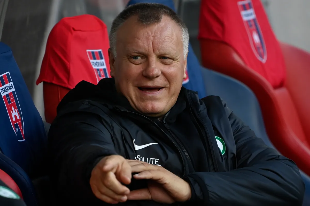 Székesfehérvár, 2024. szeptember 29.Bognár György, a Paks vezetőedzője a labdarúgó OTP Bank Liga 8. fordulójában játszott Fehérvár FC - Paksi FC mérkőzésen a székesfehérvári Sóstói Stadionban 2024. szeptember 29-én.MTI/Kovács Tamás, Kubatov Gábor