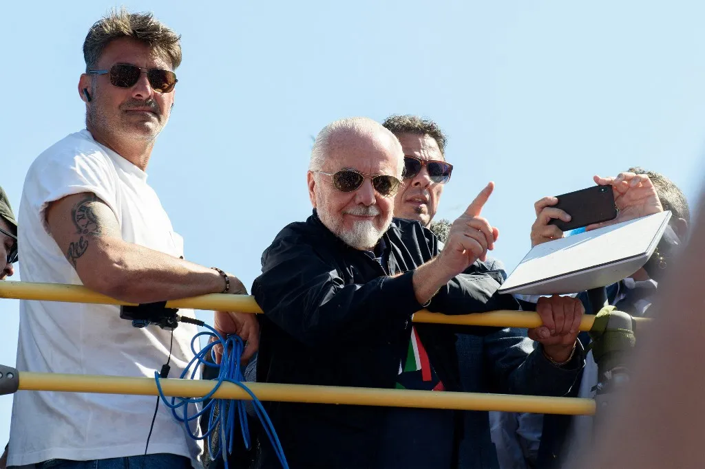 NAPLES, ITALY - MAY 26: Chairman and owner of the Italian football club Napoli, Aurelio De Laurentiis, gestures during an open-top bus victory parade for SSC Napoli fourth Champions title win on the waterfront in Naples, Italy on May 26, 2025. Eliano Imperato / Anadolu (Photo by Eliano Imperato / ANADOLU / Anadolu via AFP)