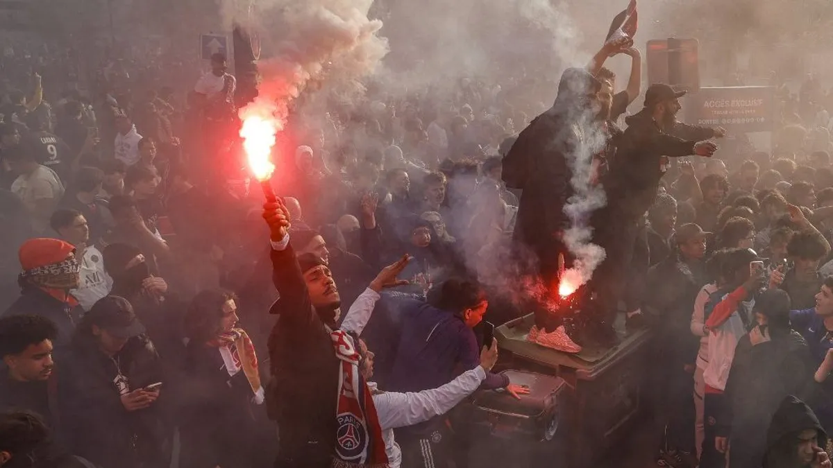 Lángba borult Párizs a PSG-Arsenal Bajnokok Ligája elődöntő előtt – ÉLŐ