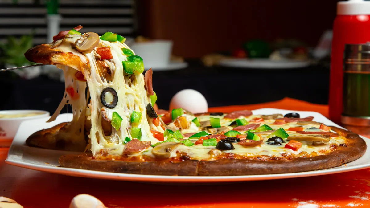 4600 milliárd forintot pizzáznak el Kínában öt év alatt