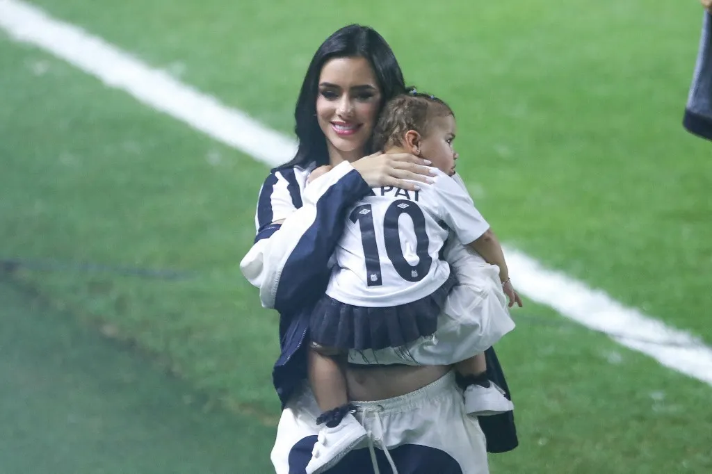 SP - SANTOS - 01/31/2025 - SANTOS, NEYMAR PRESENTATION - Bruna Biancardi during Neymar's official presentation as a Santos player at a press conference held at Vila Belmiro. Photo: Reinaldo Campos/AGIF (Photo by Reinaldo Campos / AGIF / AGIF via AFP)