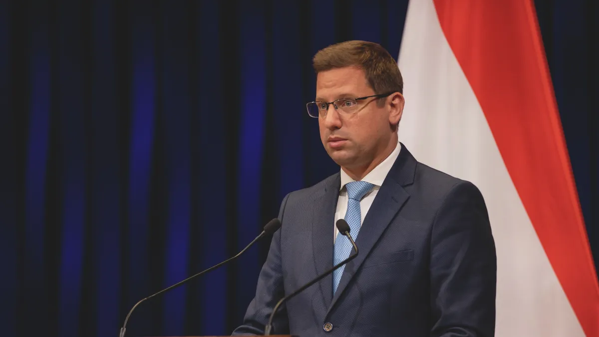 Gulyás Gergely: Nem Ukrajnára, hanem a magyar családokra fordĂtjuk a forrásokat – videĂł