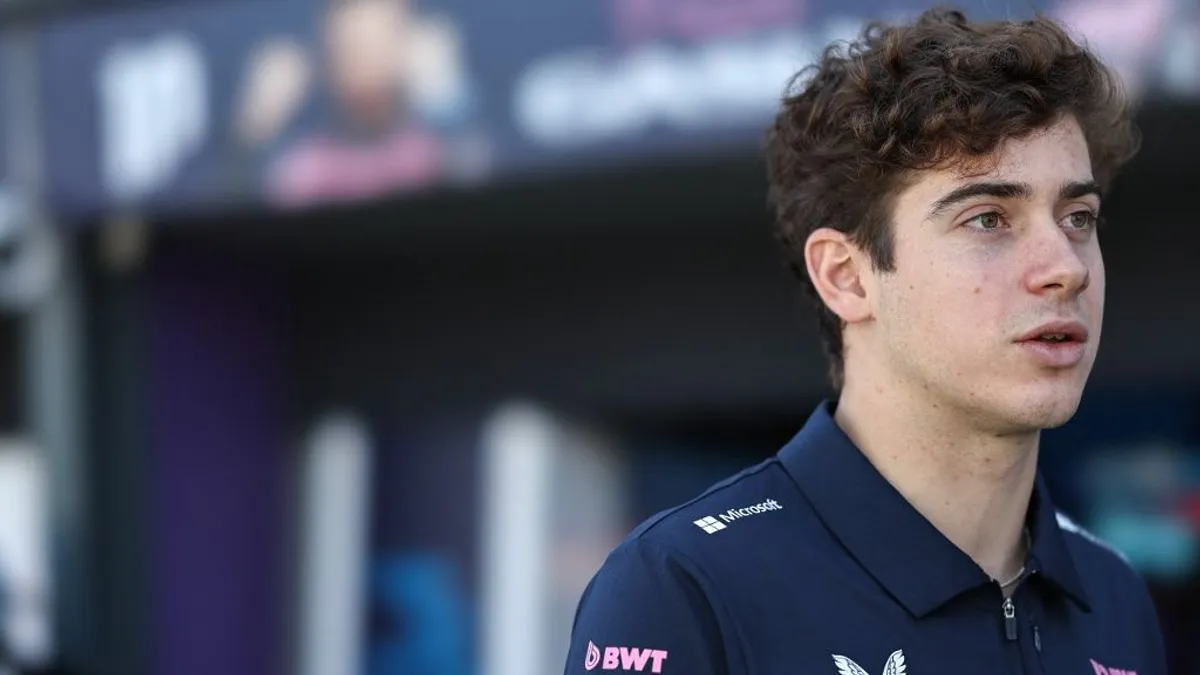 Újabb pilótacsere az F1-ben, máris kirúgták az újoncot