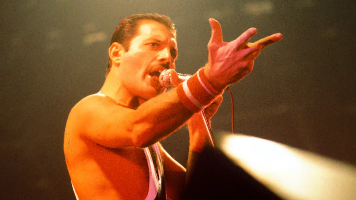 Sokkot kapnak a rajongók: felbukkant Freddie Mercury eltitkolt lánya?