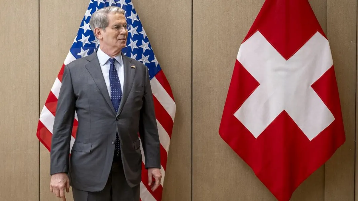 VámháborĂş: elkezdĹ‘dtek a kĂnai–amerikai tárgyalások Genfben