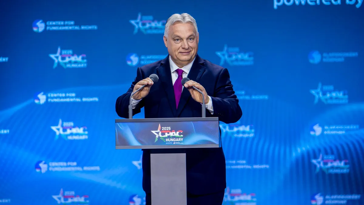 Orbán Viktor: Ukrajna gyorsított uniós felvétele ürügy Európa háborús átszervezésére – videó