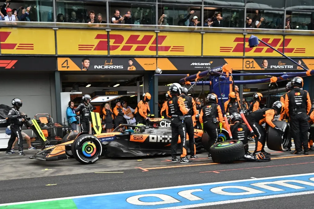 McLaren's British driver Lando Norris leaves the pits during the Formula One Australian Grand Prix at Albert Park Circuit in Melbourne on March 16, 2025. (Photo by Tracey Nearmy / POOL / AFP) / --IMAGE RESTRICTED TO EDITORIAL USE - STRICTLY NO COMMERCIAL USE