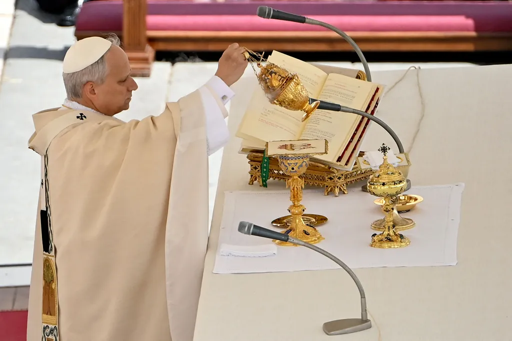 XIV. Leó pápa megkezdi péteri szolgálatát, XIV.Leópápa, 2025.05.18.