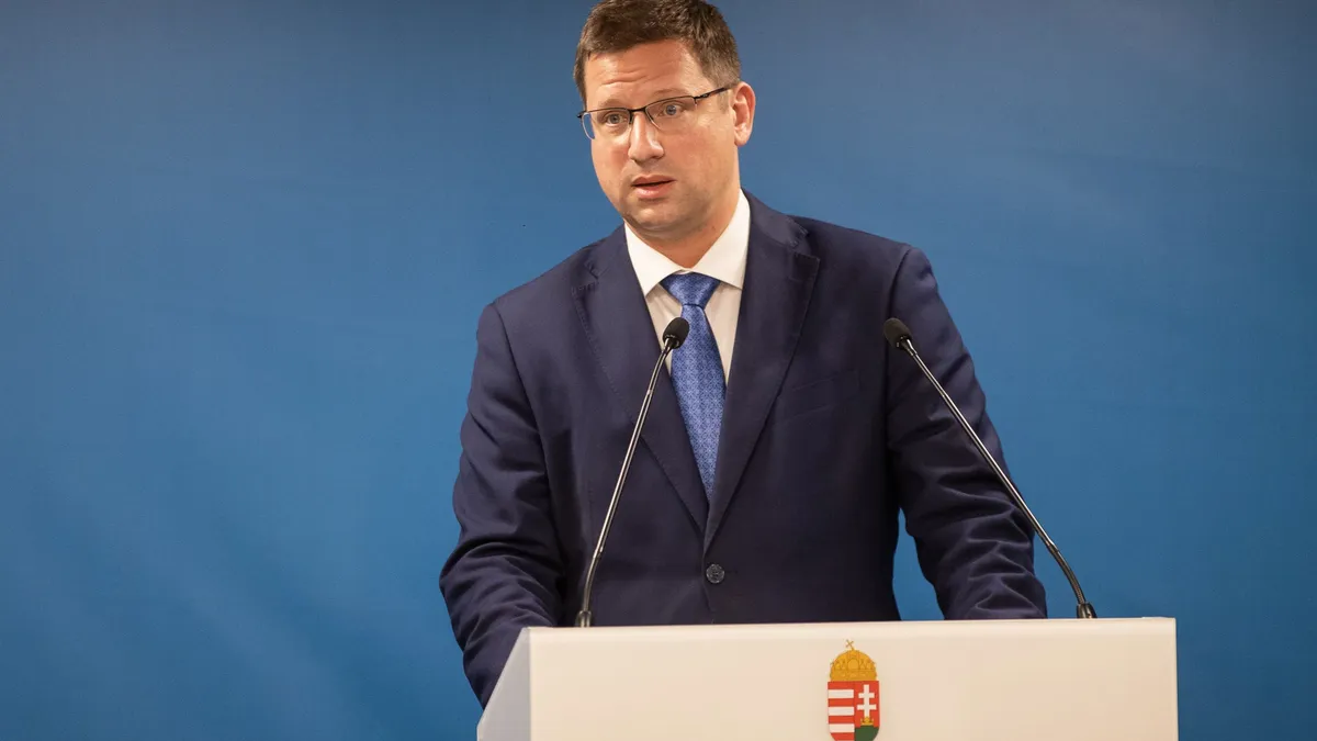 Augusztus végéig meghosszabbítják az árréscsökkentést – ez volt az élő közvetítésünk a Kormányinfóról