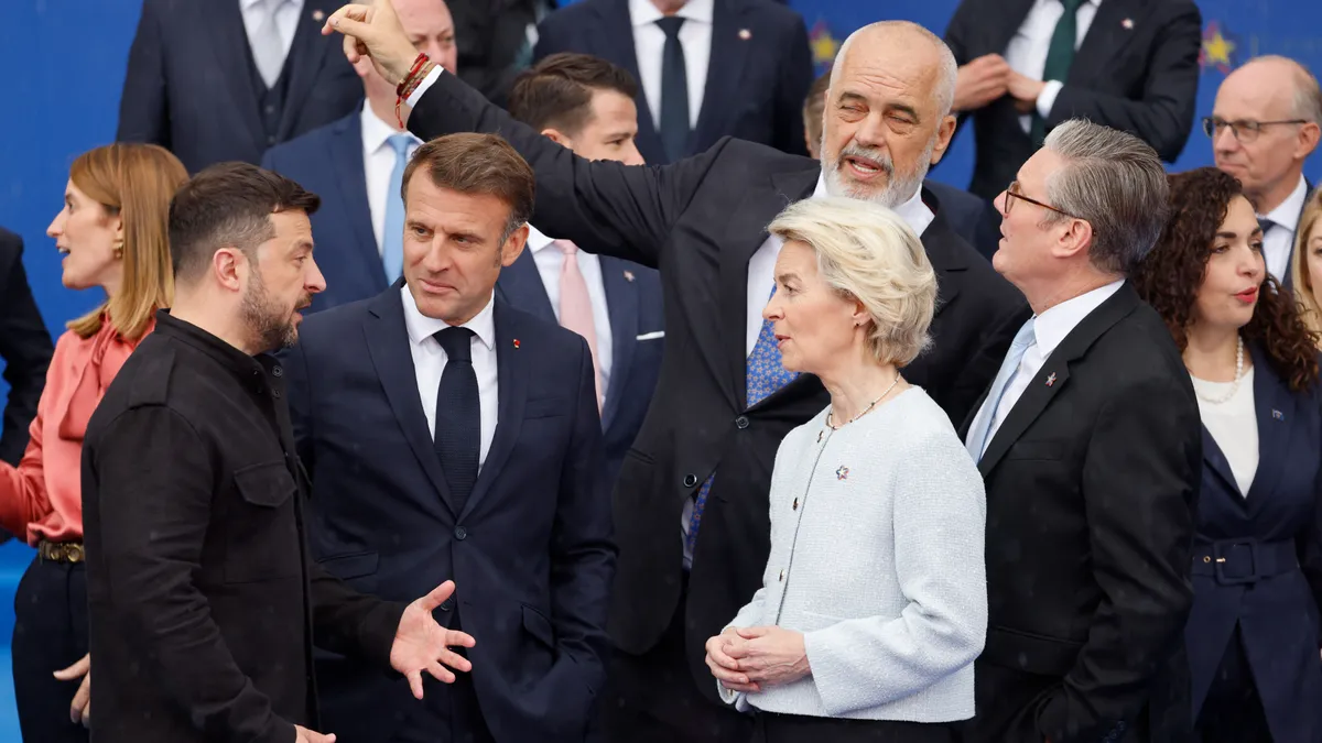 Ukrajna csatlakozásával a háborút is felvesszük az EU-ba