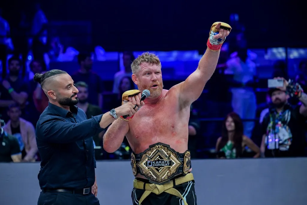 Karatebajnok, UFC
