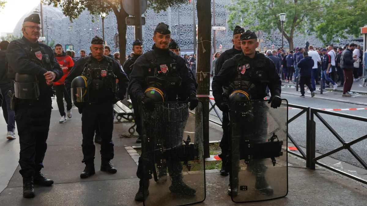 Pánik Párizsban, őrületes rendőri készültség a BL-döntőre