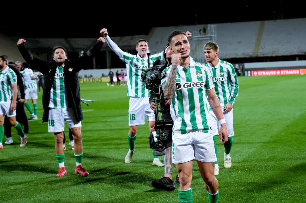 Antony Matheus dos Santos of Real Betis Balompie and his teammates celebrates reaching the final at the end of the UEFA Conference League 2024/25 Semi Final Second Leg match between ACF Fiorentina and Real Betis Balompie at Stadio Artemio Franchi on May 8, 2025 in Florence, Italy. (Photo by Giuseppe Maffia/NurPhoto) (Photo by Giuseppe Maffia / NurPhoto / NurPhoto via AFP)