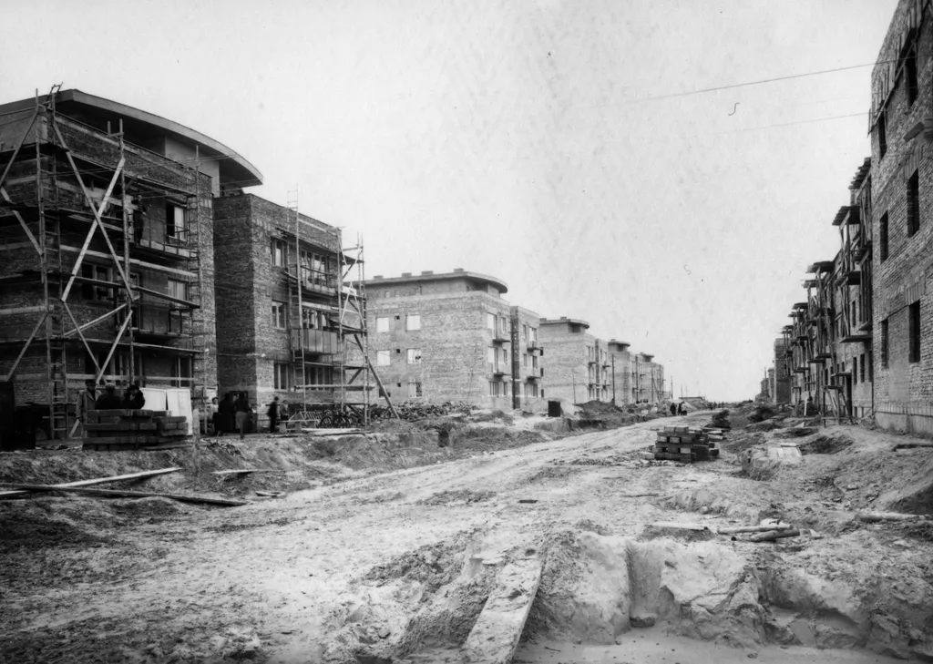 Magyarország, Dunaújváros építése, 1950