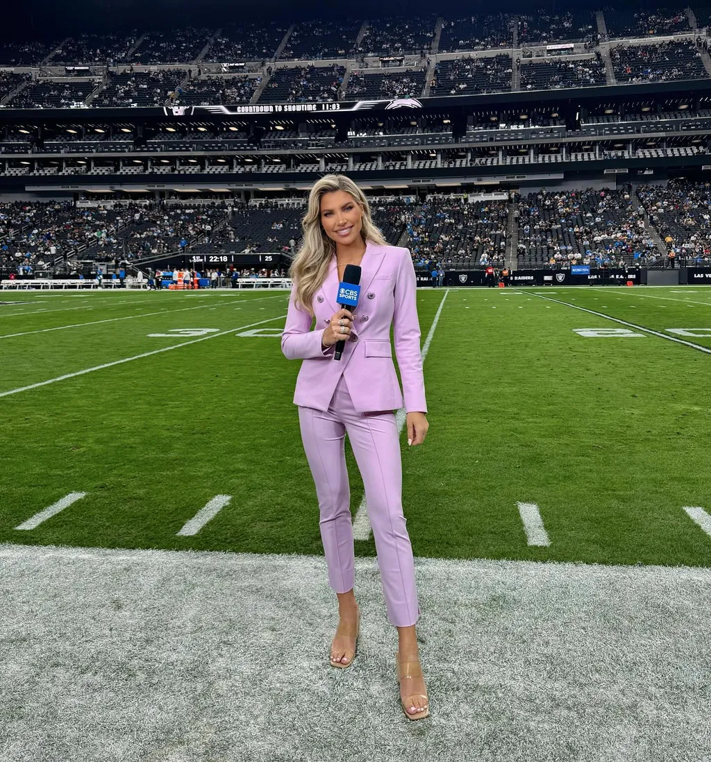 Melanie Collins, NFL,